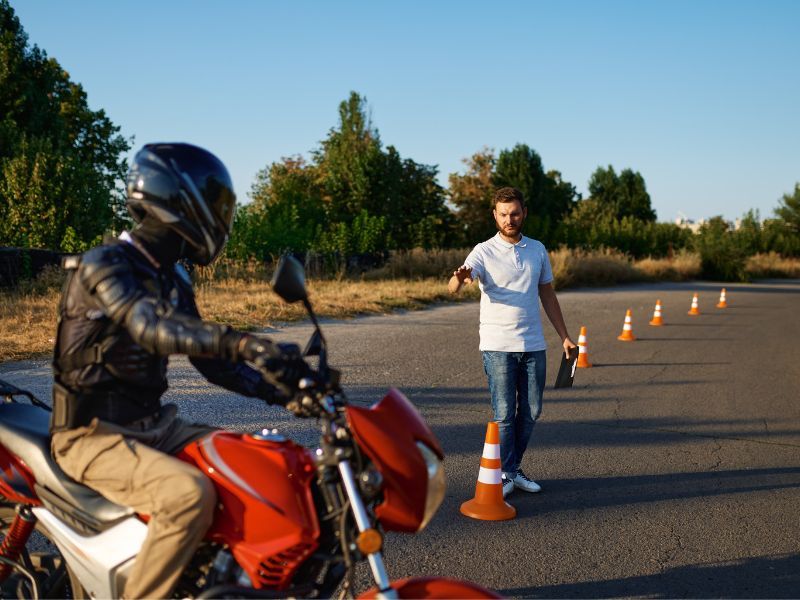 Ottieni la patente A presso le sedi del Gruppo Dueg